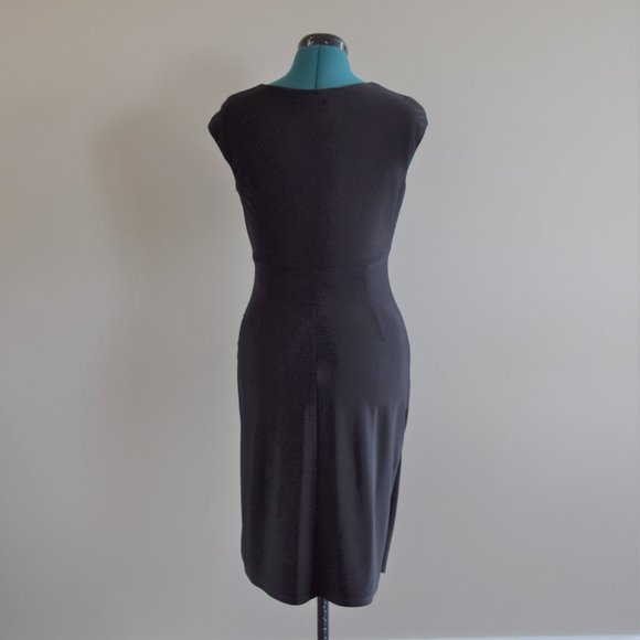 Side Ruched V-Neck Sleeveless Black Jersey Dress - Picture 5 of 9